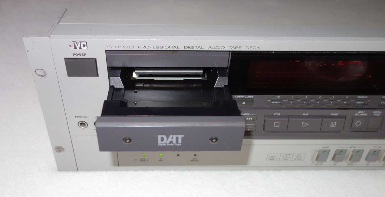 JVC JS-DT900 Rack Mount DAT Tape Deck w/XLR Line Ins/outs