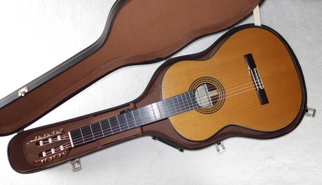 Vintage 1976 Rioji Matsuoaka M60 Classical Guitar w/Case, Brazilian Back & Sides