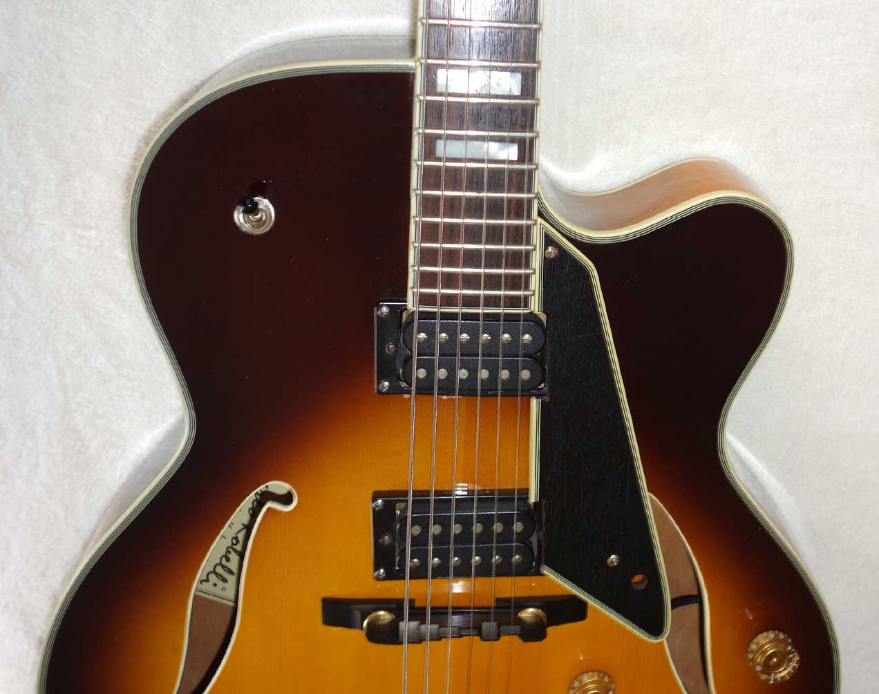 2003 Carlo Robelli D120 Manhattan (Peerless Monarch) Sunburst Archtop Guitar w/Schaller PUPs!!